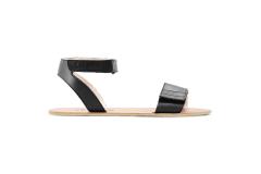 Be Lenka Iris, Black
