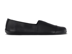 Be Lenka Rosaluna, All Black